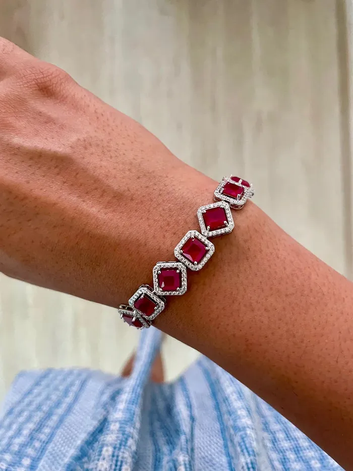 Necklaces PRERTO ECOMMERCE PRIVATE LIMITED Rose Diamond Ruby Drops Necklace Set