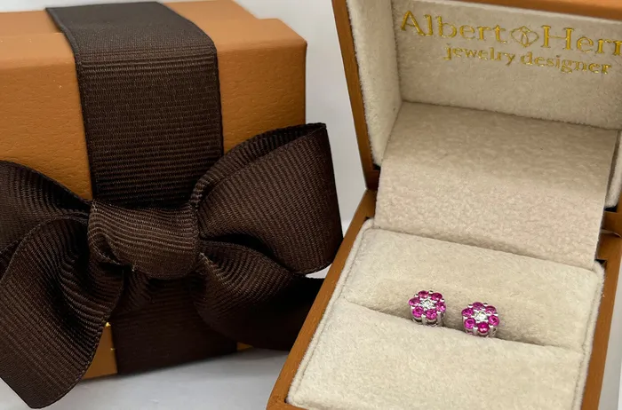 Albert Hern Earrings Earrings 18kt Gold Petite Flowers Gemstones Diamonds Studs