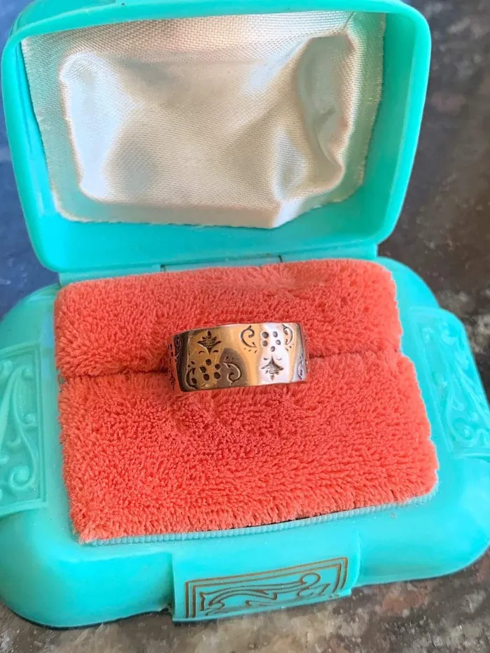 Love Vintage Paris Rings Engraved Rose Gold Band Cigar Band Patterned Ring 10k Gold Wedding Band Antique